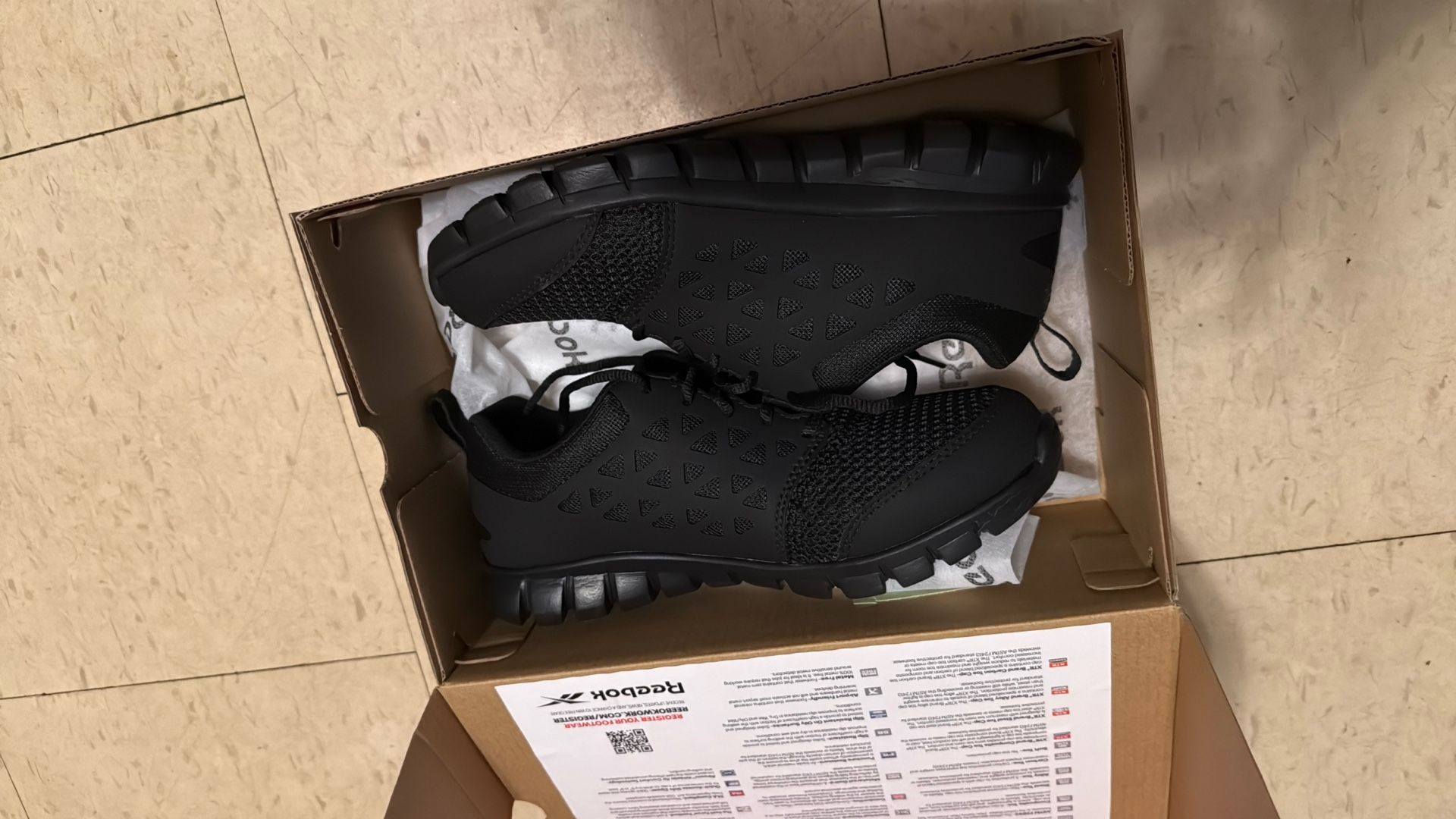 BRAND NEW REEBOK ATHLETIC WORK SHOES