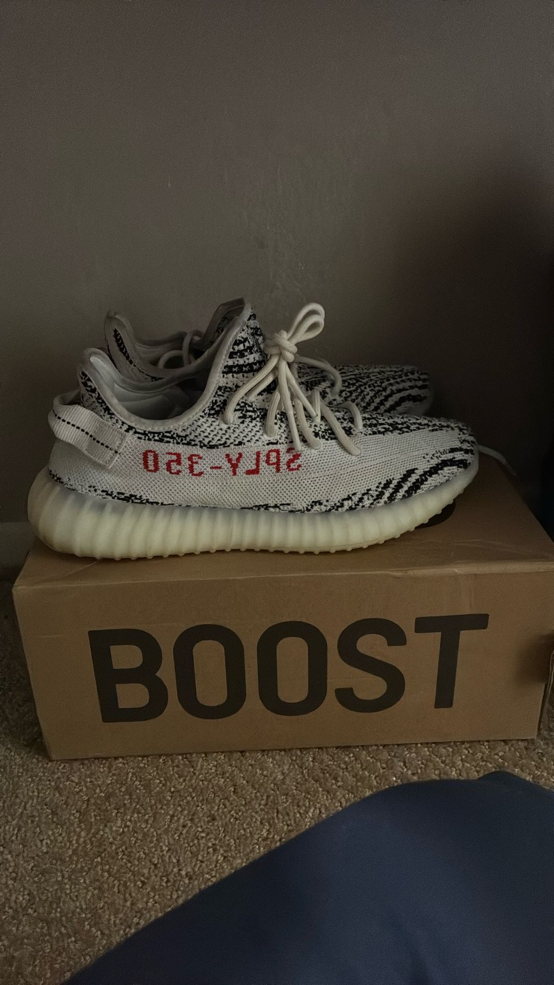 Yeezy Boost 350 V2 Size 8 1/2