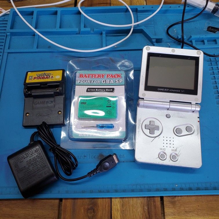 Nintendo Gameboy advance SP bundle