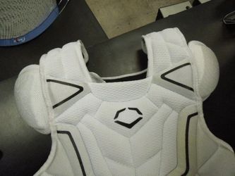 Like New EvoShield Pro-SRZ 2.0 Catchers Chest Protector with Cardio Guard