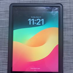 Apple iPad 6th Generation 128GB Unlocked Like New With Otter Box Case!
