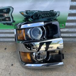 2015-2019 Chevrolet Silverado 2500/3500 Headlight Oem