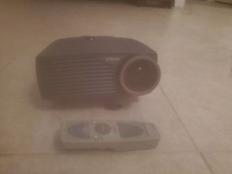 In Focus  LP425z Multimedia Projector,with CABLES, Remote, Intruction Booklets