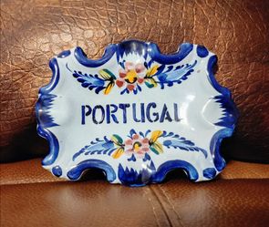 VINTAGE HAND PAINTED CERAMIC ASHTRAY DISH FROM PORTUGAL