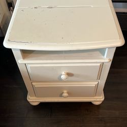 Crème Color Wood Nightstand