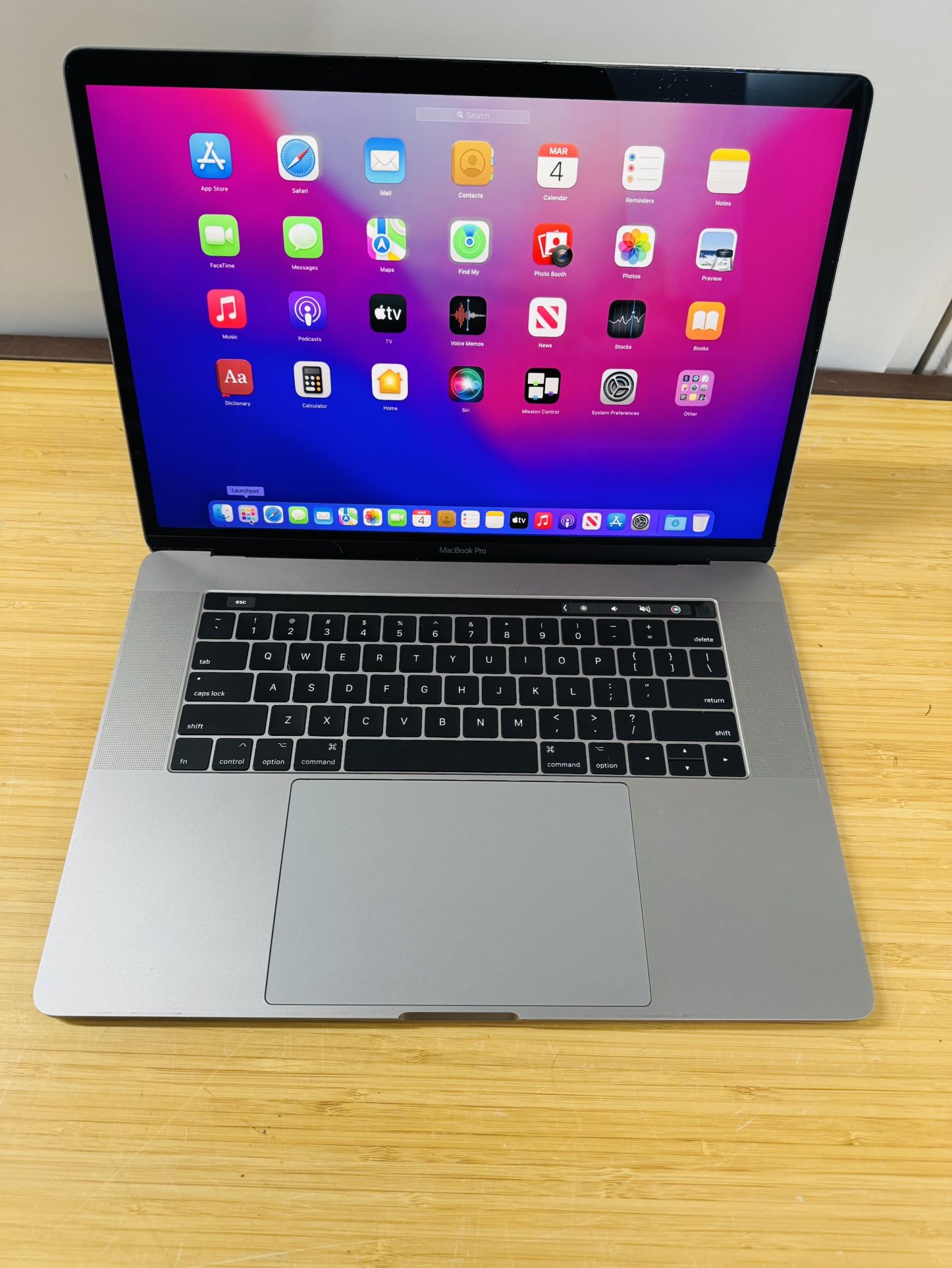 Apple MacBook Pro 512GB 16GB Ram Core i7 Touch Bar -