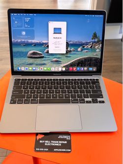MacBook Air 13” M1 Chip 16GB Ram 256SSD! 90 Day warranty! We offer financing.