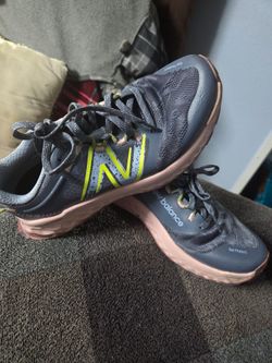 New Balance women sz 7