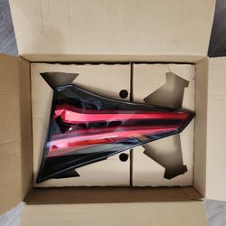 2016- 2018 Toyota RAV4  RR Tail Lamp