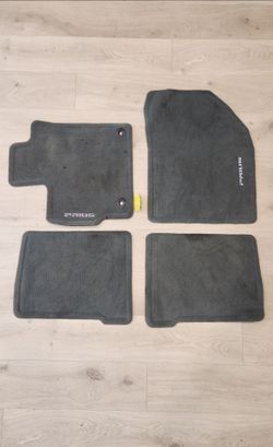 2010- 2015 Toyota Prius Floor Mats OEM Carpet