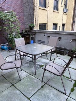 Outdoor Patio Table + 4 Chairs
