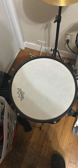 Beginner Drum Kit – Excellent Condition