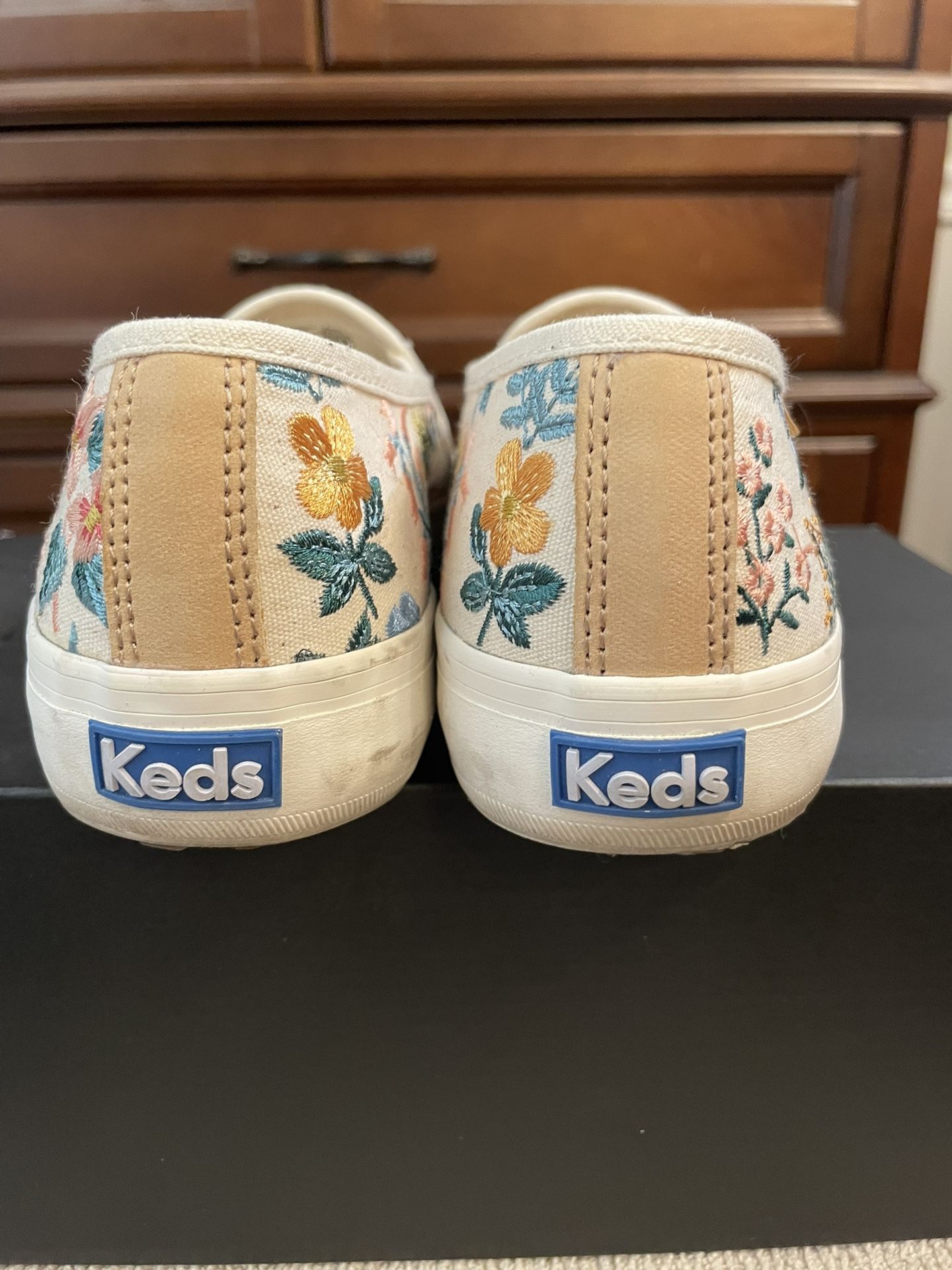 Women’s Keds Tennis Shoe Size 7.5M