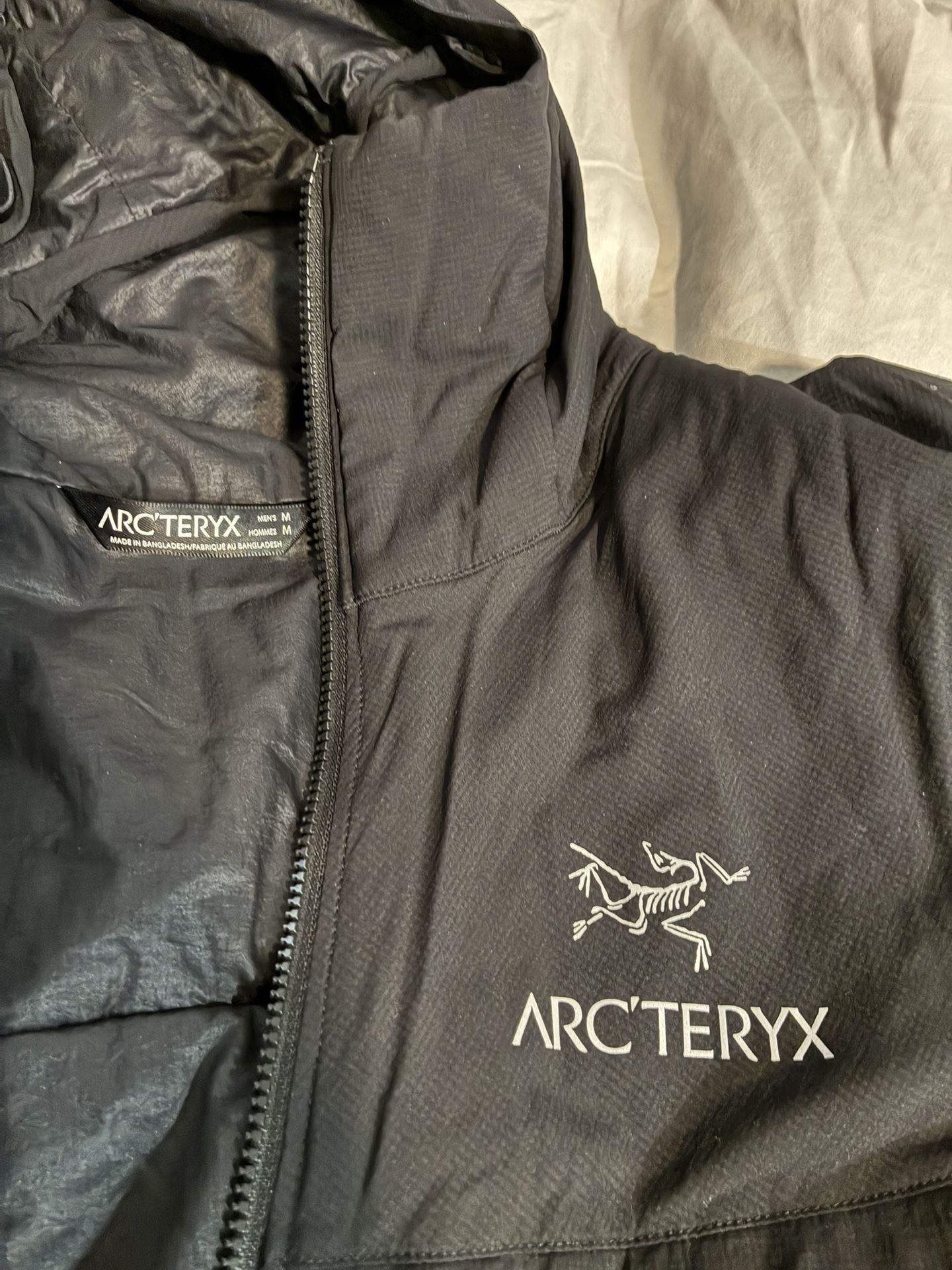Black Arc’teryx Atom LT hoody Jacket Size M - Excellent Condition