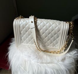 LIKE NEW Gorgeous White Pearl Shoulder Bag/Purse  SALE Only $15 FIRM//🍀