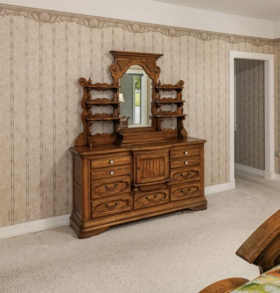 Full Bedroom Furniture Set.