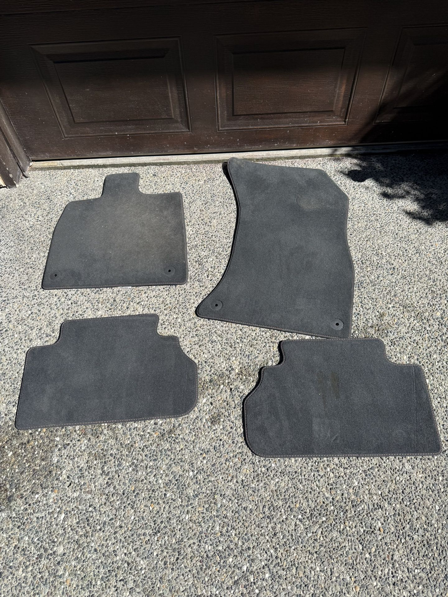 2024 Audi Sq5 Flor mats .