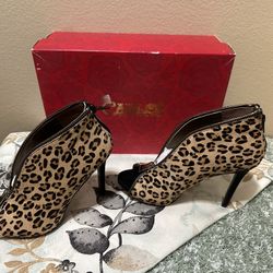 Carlos Santano Heels