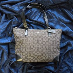 Coach Signature Purse