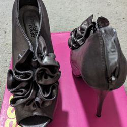 Charlotte Russe Black Pumps