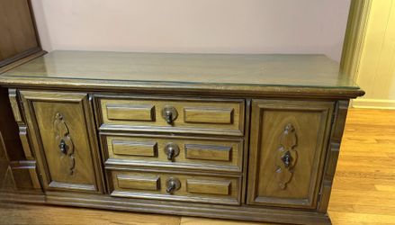 2 / Identical Solid Oak Wood Buffet / Dresser . Moving cant take with .$75 each