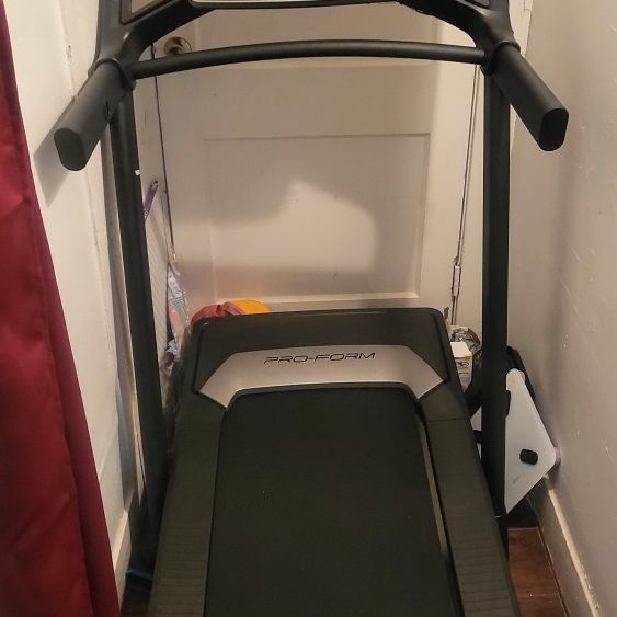 BRAND NEW TREADMILL  