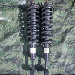 Toyota Tacoma Front Hitachi struts 2005 - 2011