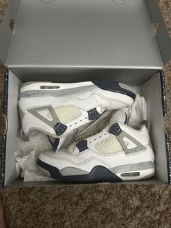 Jordan 4 Midnight Navy