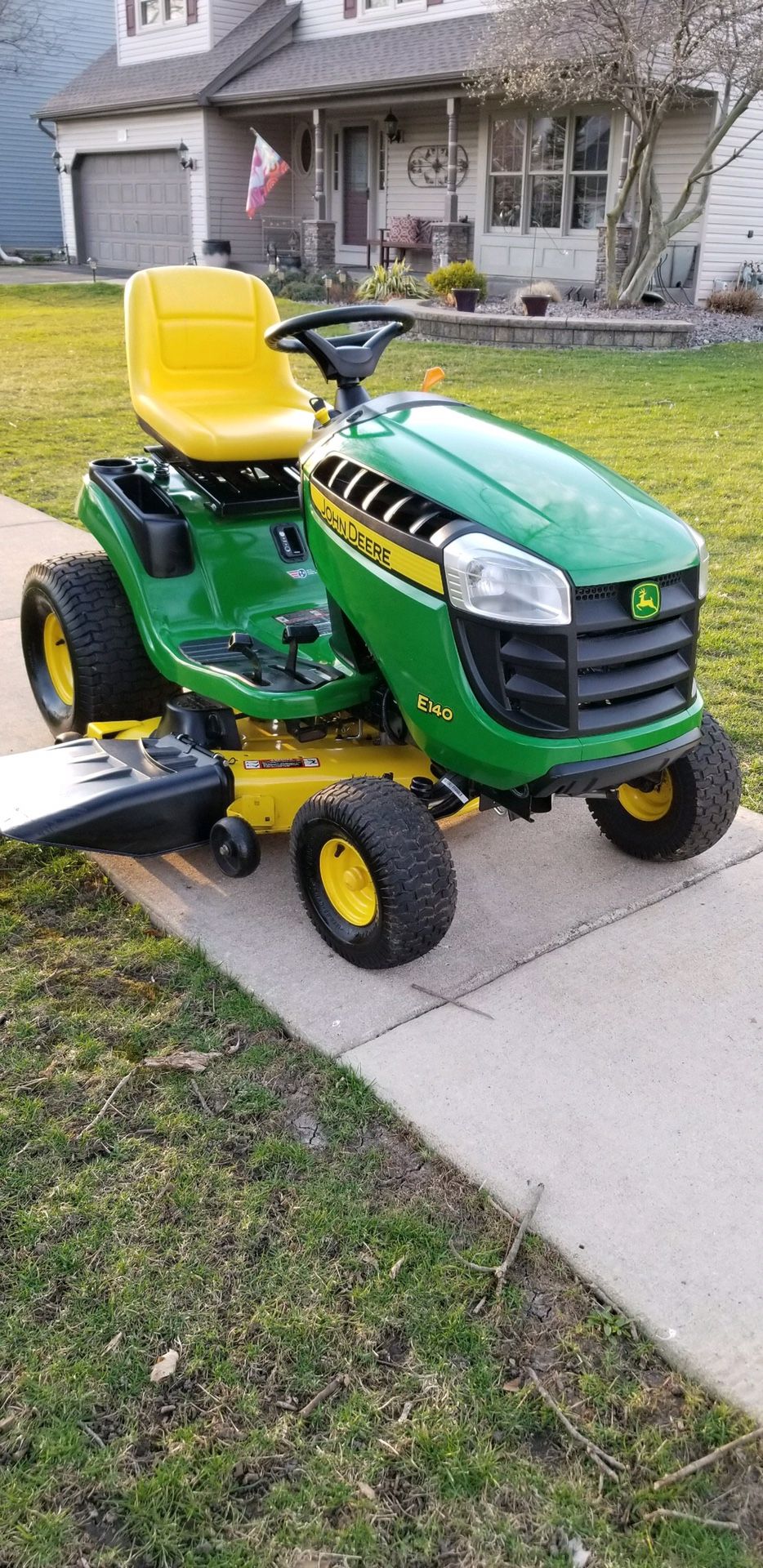 2018 John deer E140 Garden tractor with 22HP Briggs Engine. 48" Deck 29 Hours of use Like new