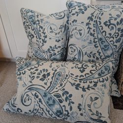 Set Of 3 Throw Pillows 