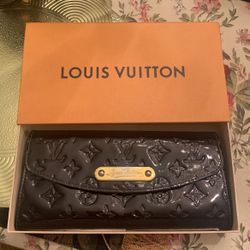 Authentic Louis Vuitton Boulevard Clutch/Crossbody