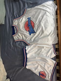 Space Jam (Bugs Jersey & shorts)