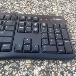 ⌨️ FREE Logitech K120 Wired USB Keyboard – Like New