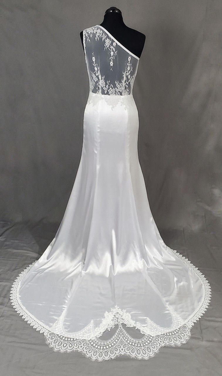 Beautiful White Wedding Dress 