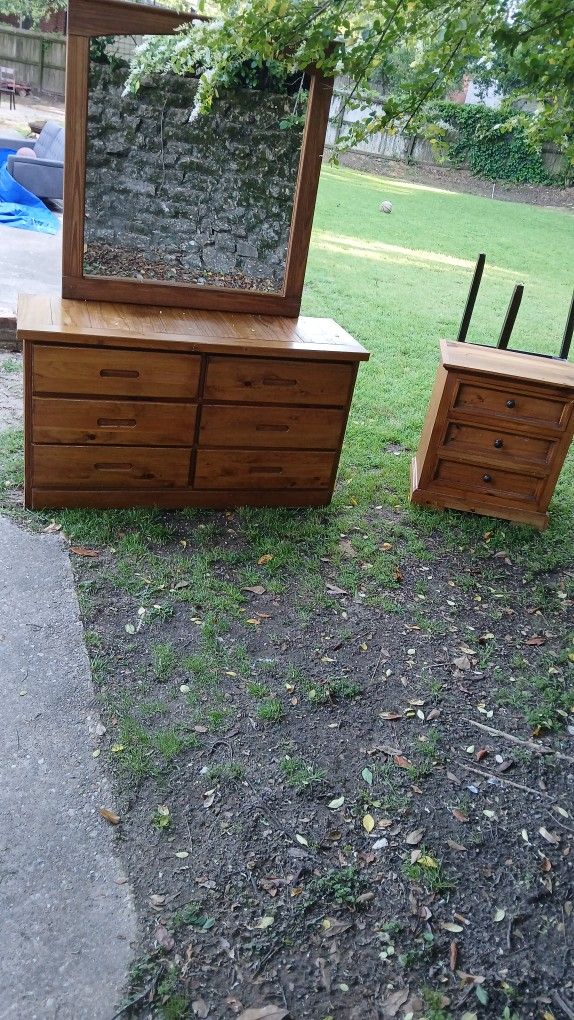 Solid Oak Wood Dresser , Mirror &Matching Night Stand For Sale