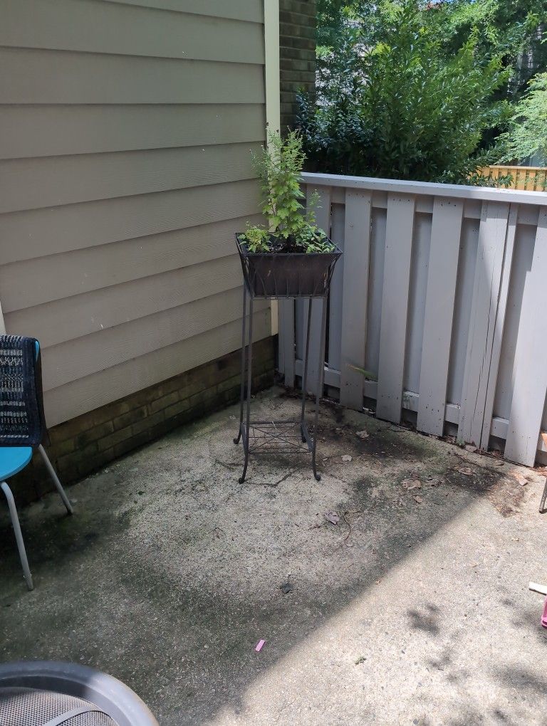 Standing Flower Pot