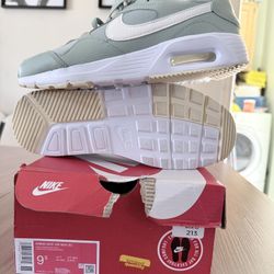 Womens Nike (Air Max SC) Size 9.5
