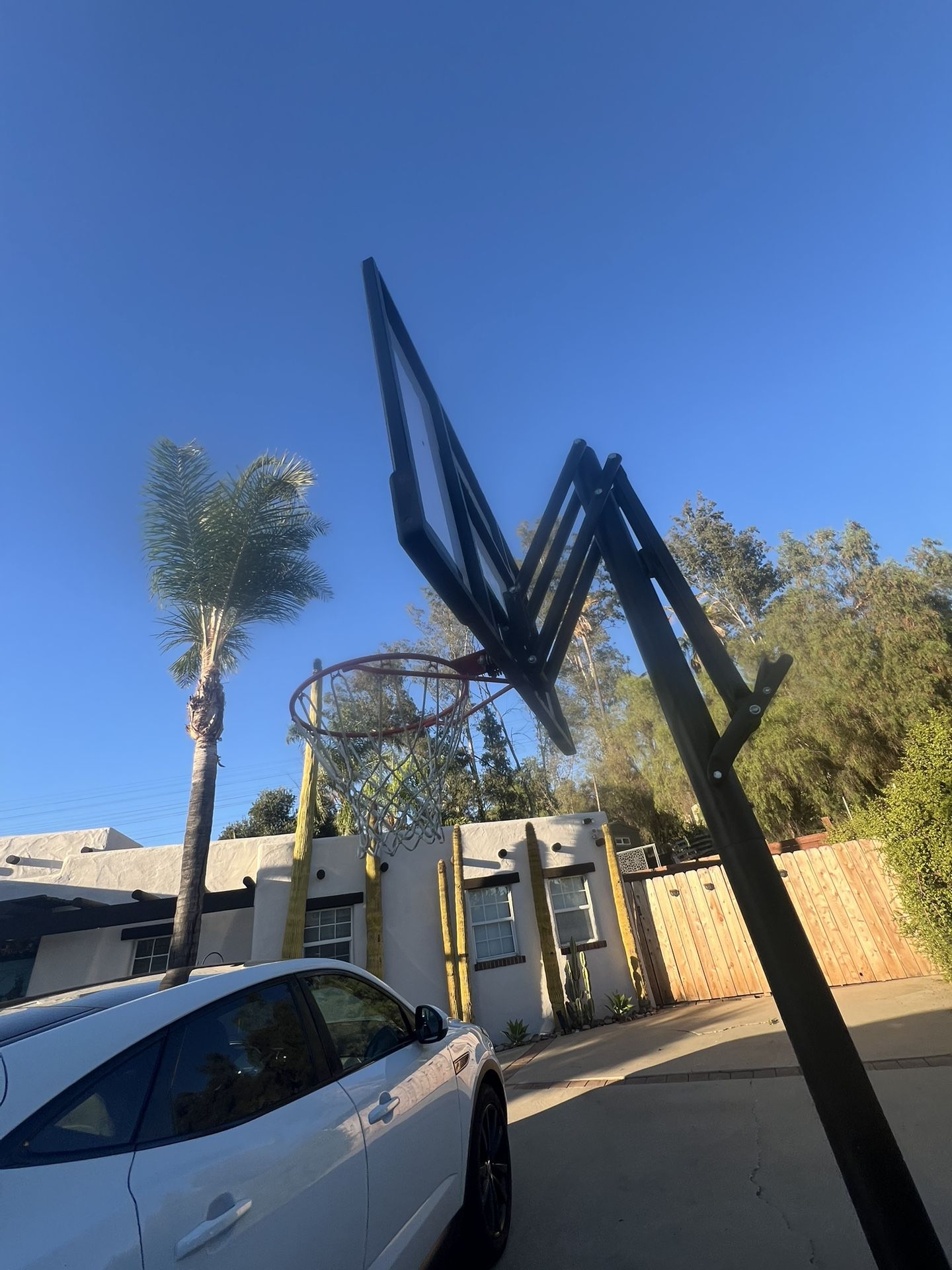 New Lifetime Basketball Hoop