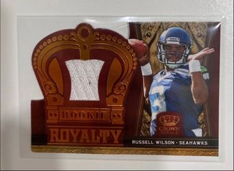 Russell Wilson Rookie Card - 2012 Crown Royale Rookie Royalty #30 Relic Memorabilia Card