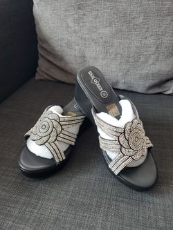 Sandal