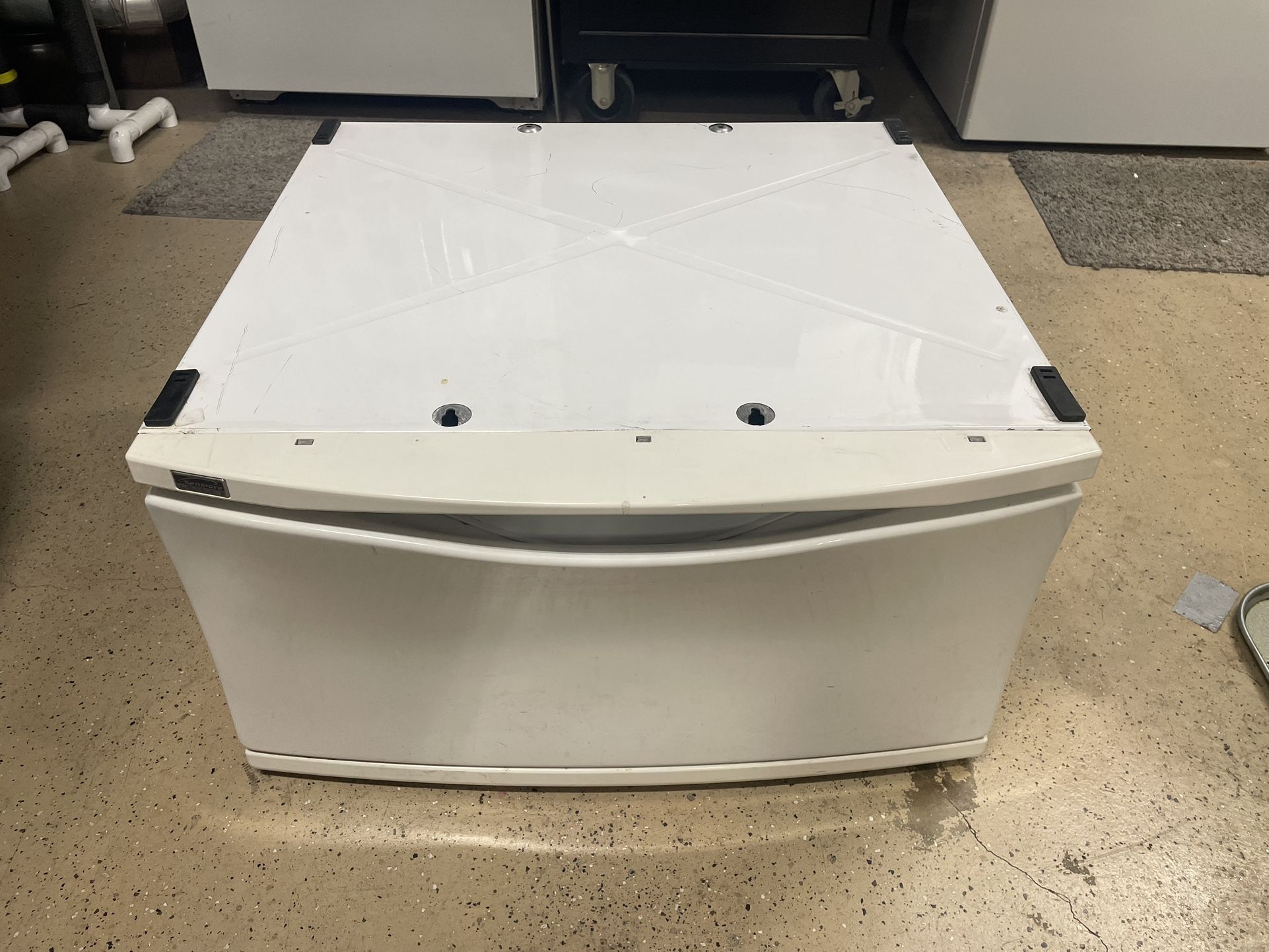 Kenmore Pedestal Model 55842