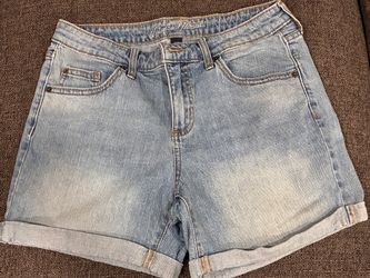 $2 SIZE 6/28R Women Shorts