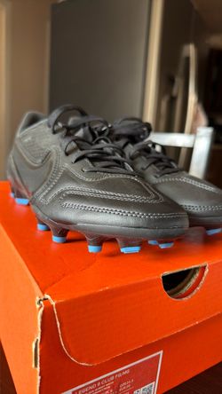 Tiempo Nike Cleets