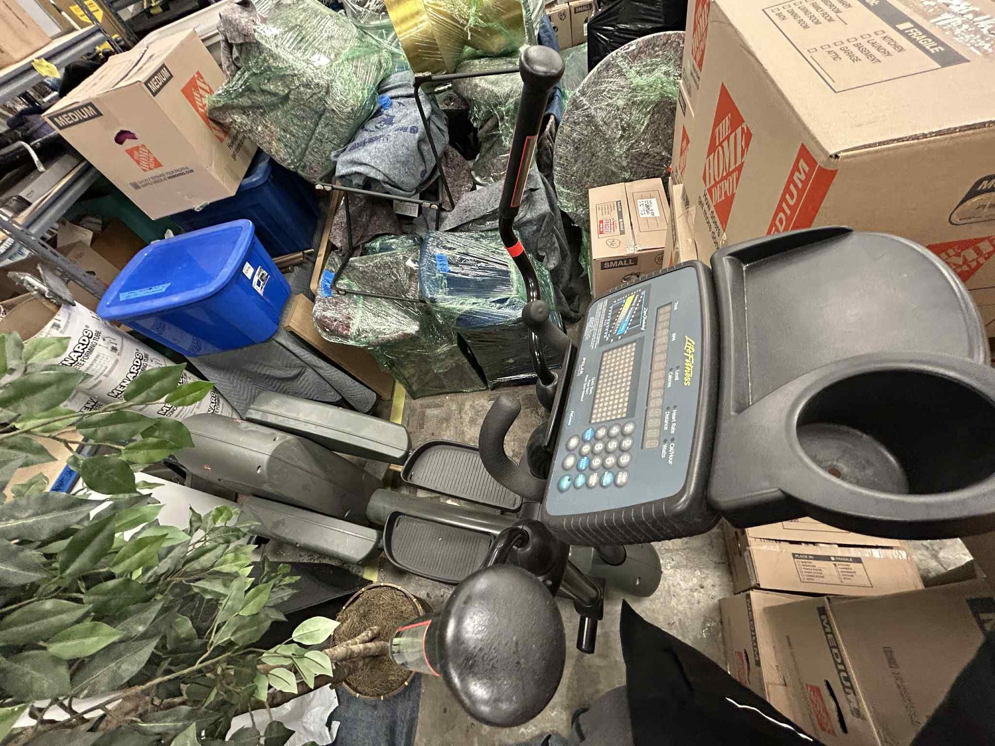 LifeFitness Commercial Elliptical – Excellent Condition – $200 Negotiable)