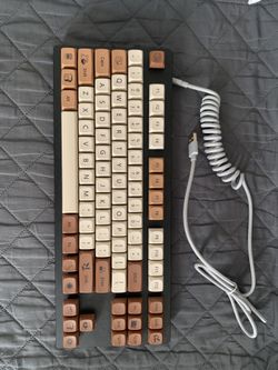 Razer Huntsmen Keyboard w/ Custom Keycaps