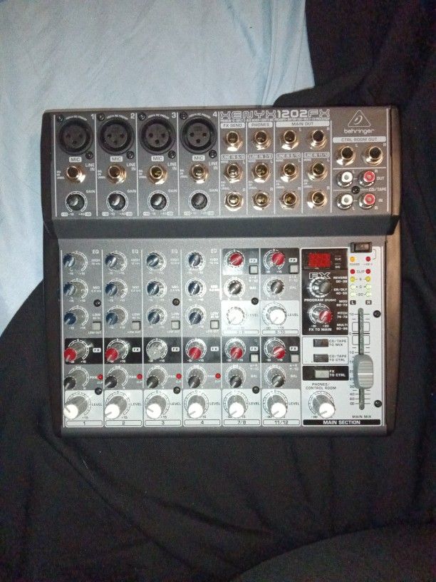 Behringer Xenyx 1202fx