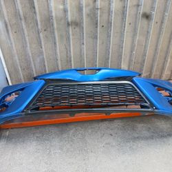 2018-2020 Toyota Camry SE Front Bumper