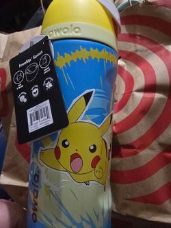 Owala FreeSip 16 oz Pikachu Water Bottle
