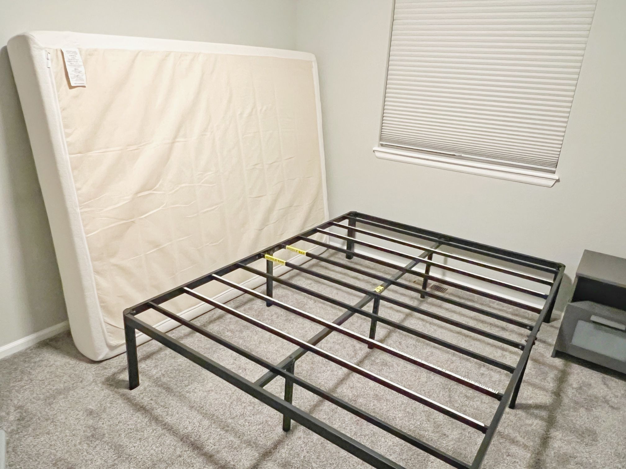 [pending]Free Queen Size Mattress And Bed Frame