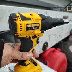 DeWalt Ceiling Puncher
